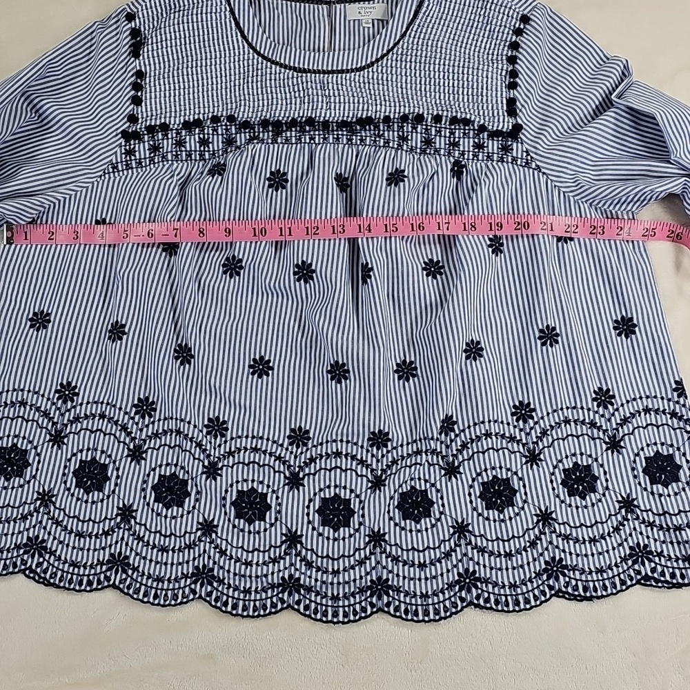 Crown & Ivy Curvy Embroidered Blouse 1X - Picture 7 of 9